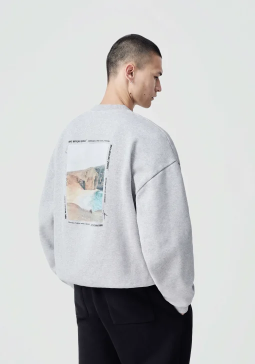 MKI RESORT PRINT CREWNECK